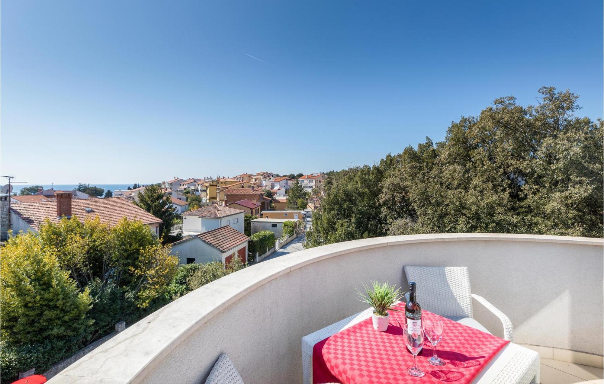 Stunning Apartment In Pjescana Uvala With Wifi Exterior photo